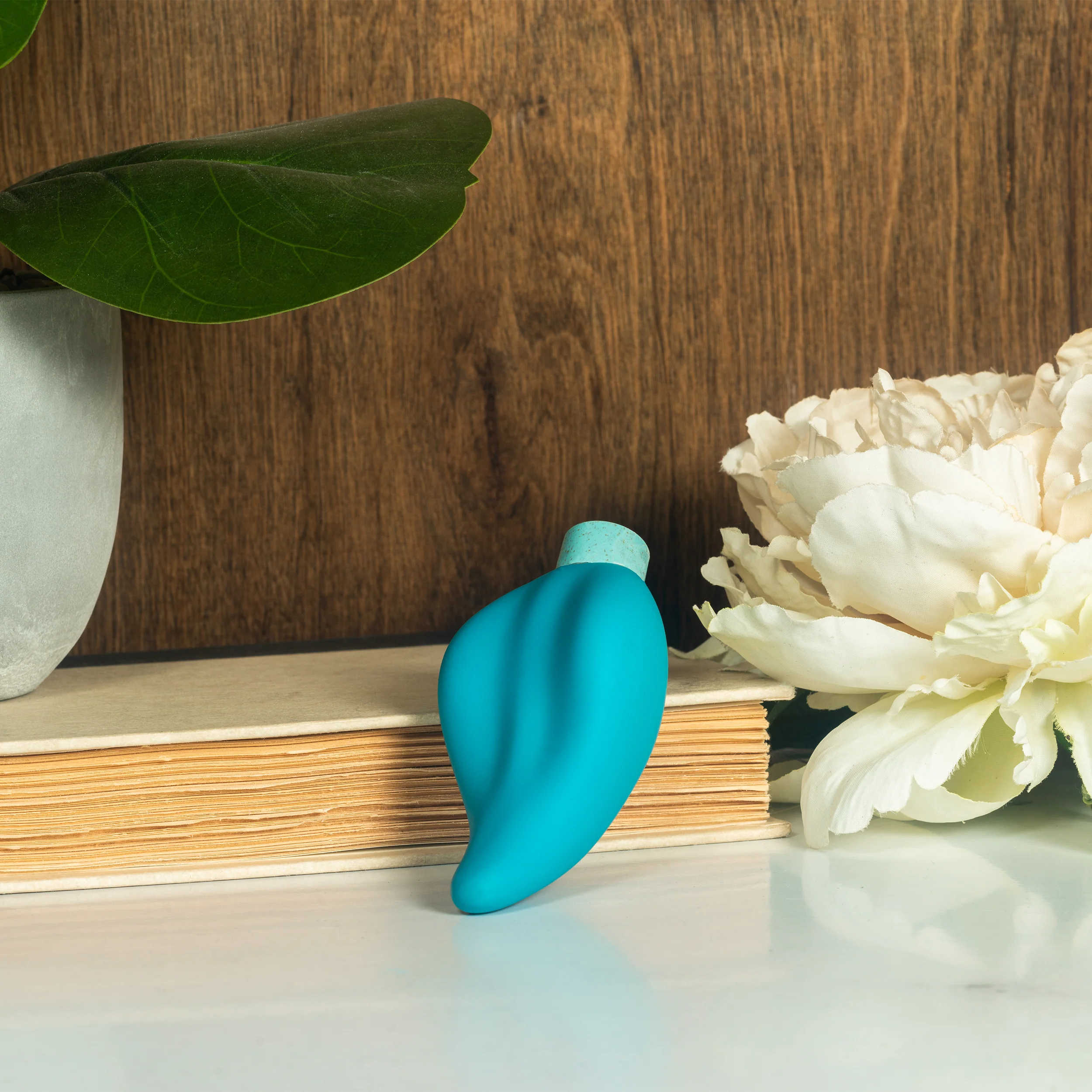 Sexual Health Vibrator - Eco Caress Rechargeable Ergonomic - Image 9